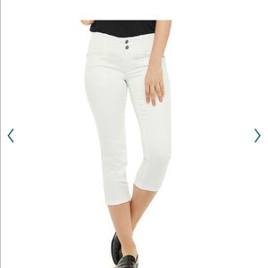 Never worn! Apt. 9 capris